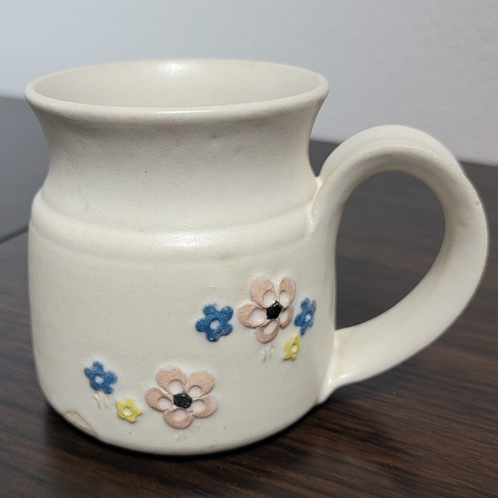 Vintage handmade floral mug - Picture 5 of 6